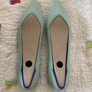NIB 9.5 Rothys mint green point flats